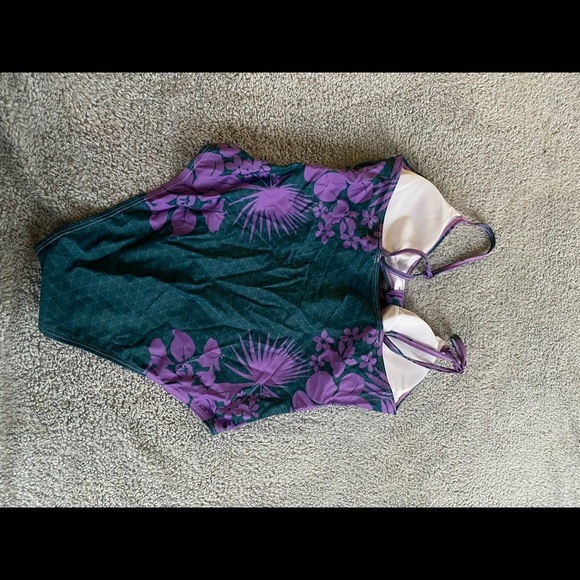 One piece tropical bathing suit - Picture 2 of 6